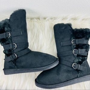 Women’s Shoevibe Black Winter Fur Boots 6.5 US!